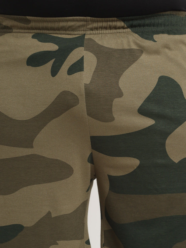 plusS Men Plus Size Camouflage Printed Cotton Shorts