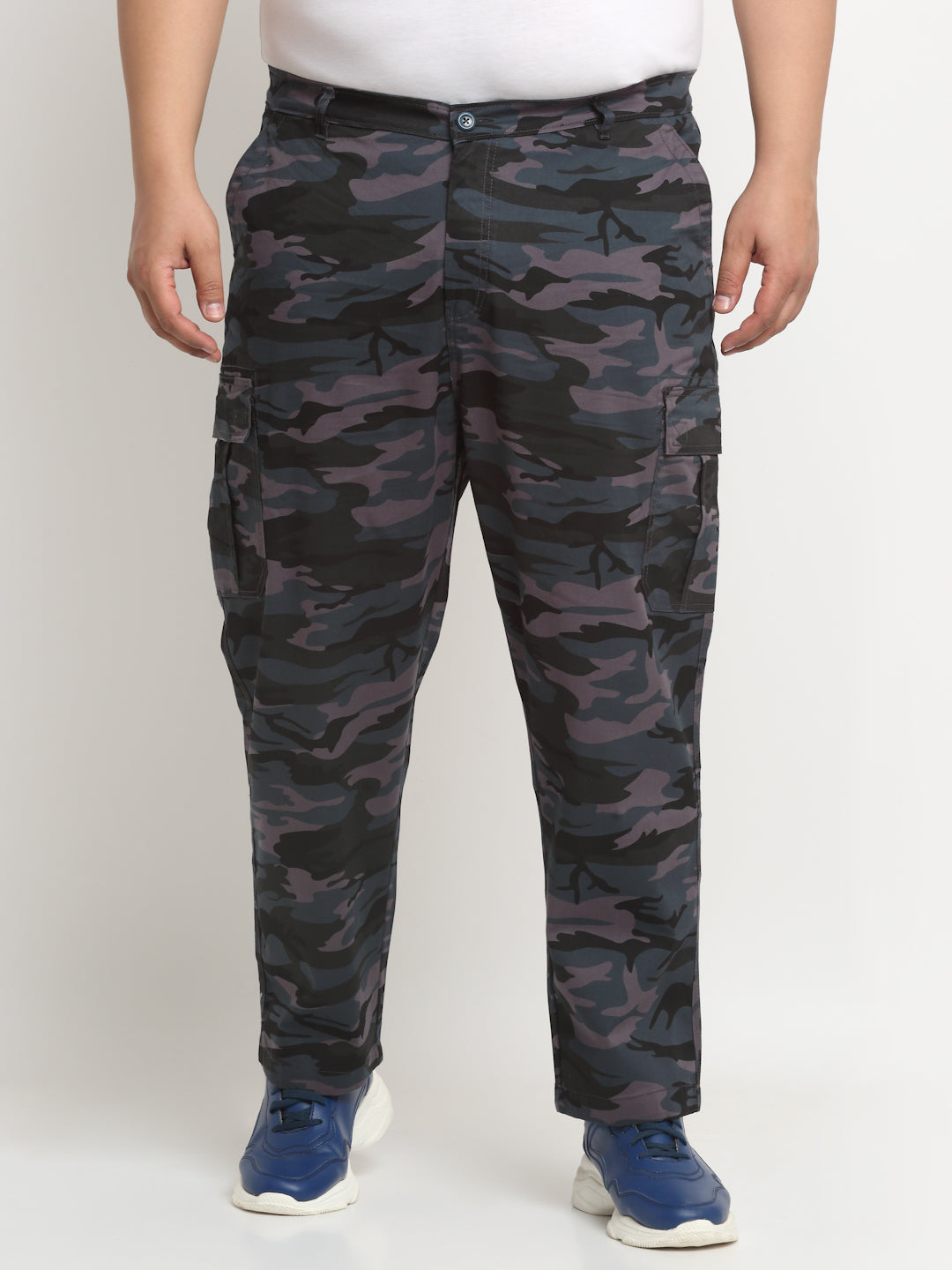 plusS Men Olive Green And Purple Camouflage Printed Cotton Cargo Trousers