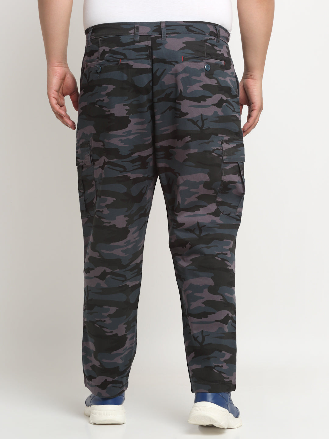 plusS Men Olive Green And Purple Camouflage Printed Cotton Cargo Trousers