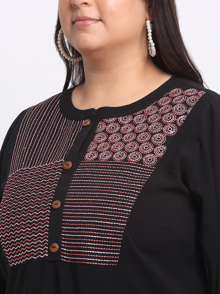 Plus Size Geometric Embroidered Roll-Up Sleeves Longline Top