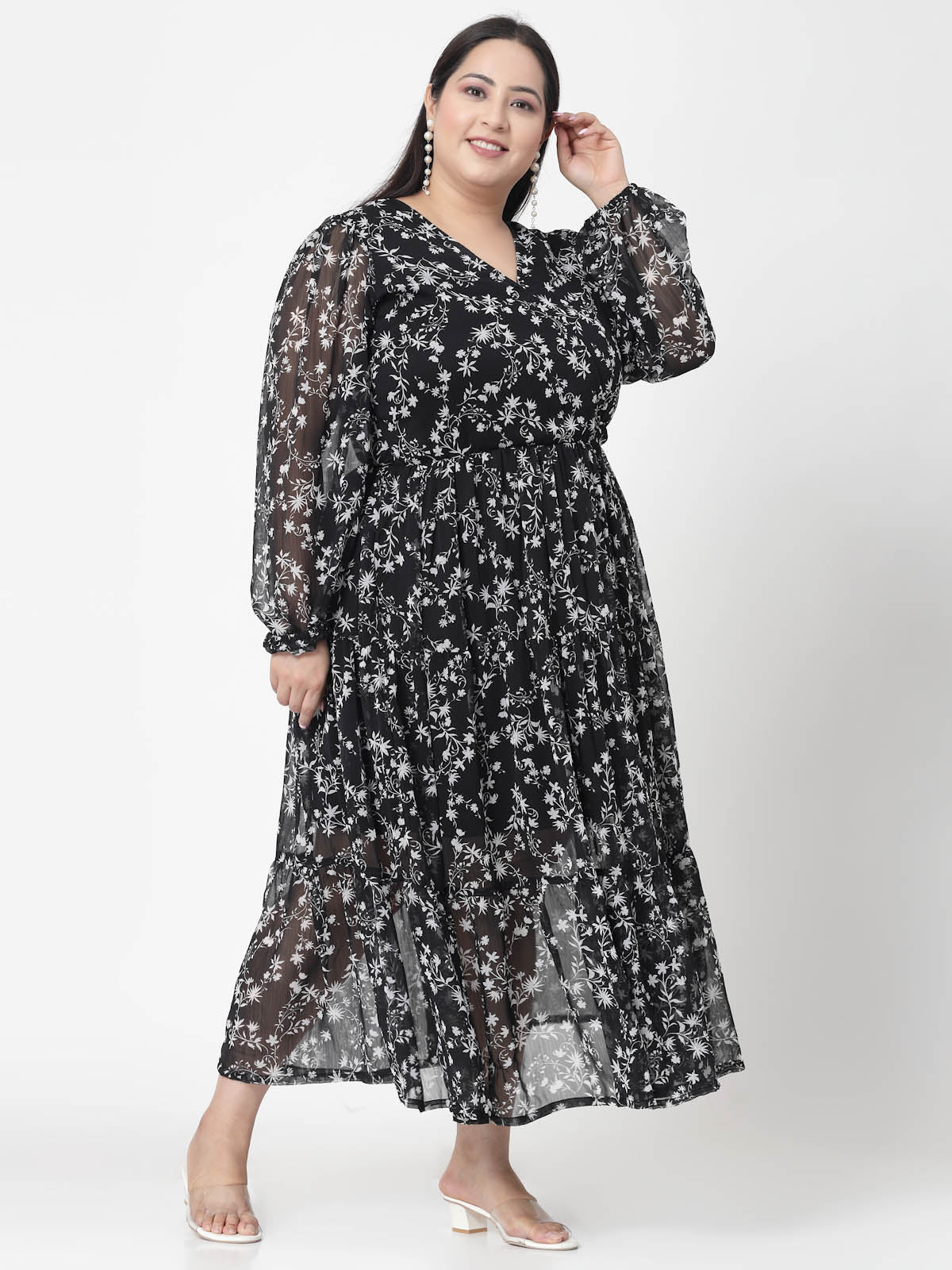 Plus Size Black & White Floral Printed V-Neck Puff Sleeves Fit & Flare Dress