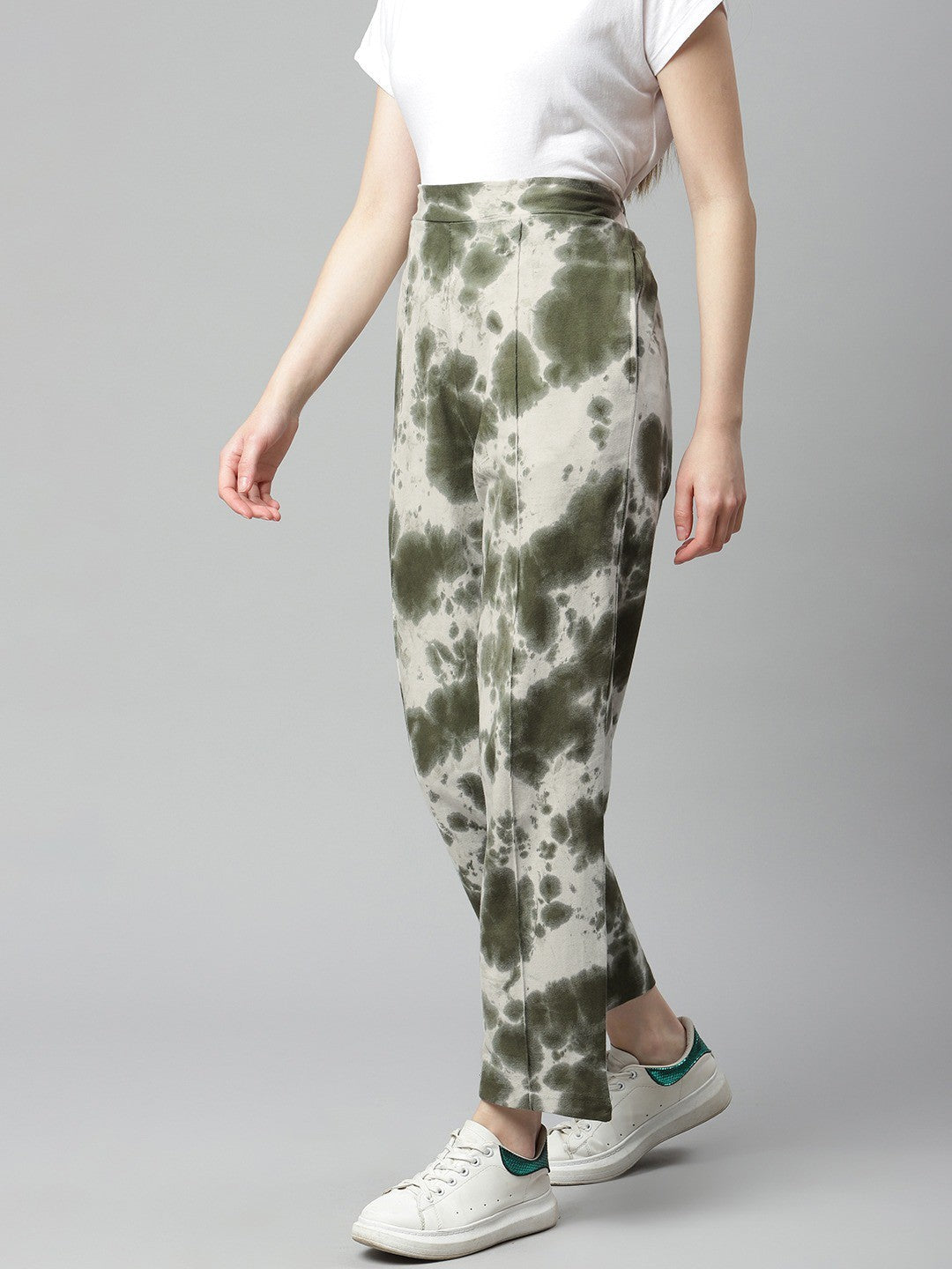 plusS Women Olive Green  White Tie  Dye Printed Straight-Fit Pure Cotton Track Pants