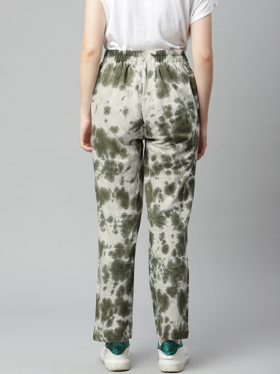 plusS Women Olive Green  White Tie  Dye Printed Straight-Fit Pure Cotton Track Pants