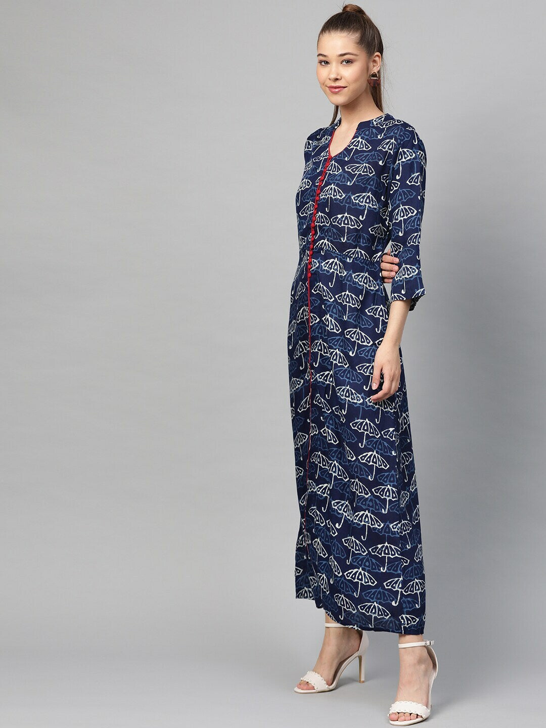 plusS Women Navy Blue  Off-White Conversational Printed Maxi Dress