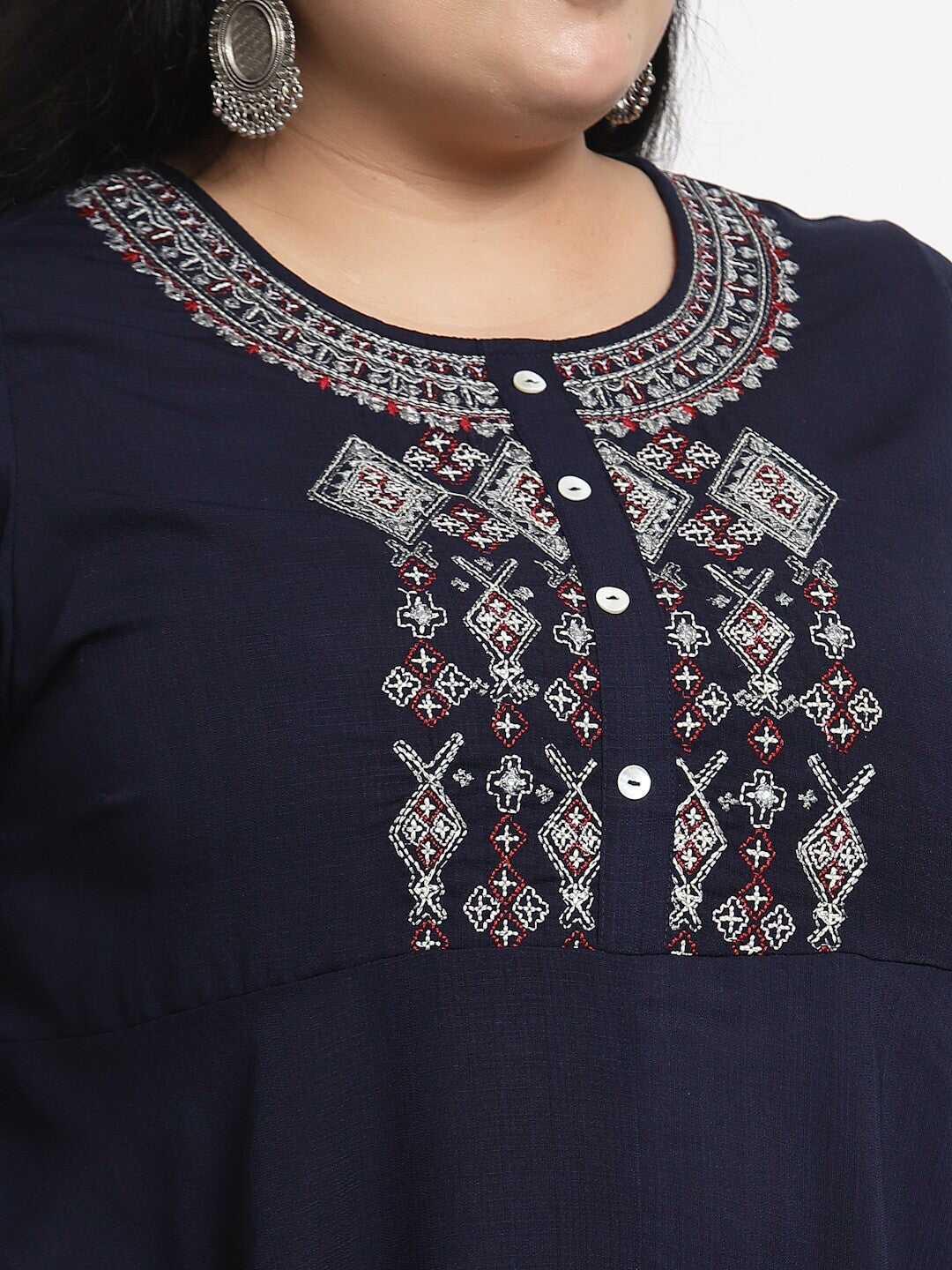 plusS Plus Size Women Navy Blue  White Thread Work Kurta