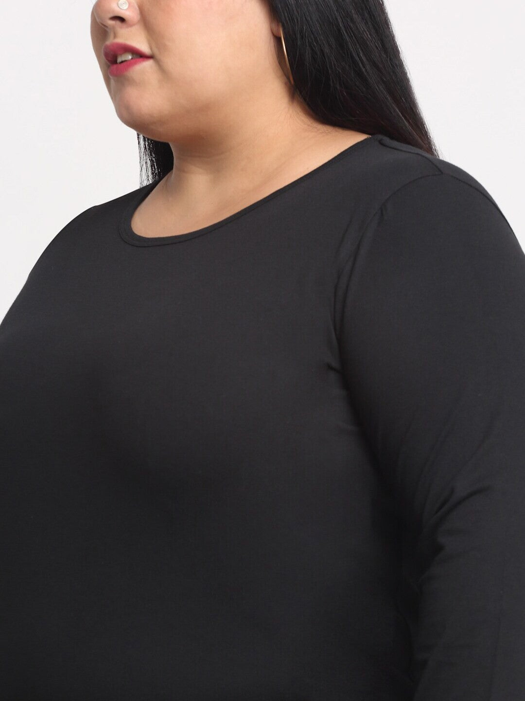 plusS Plus Size Women Black T-shirt